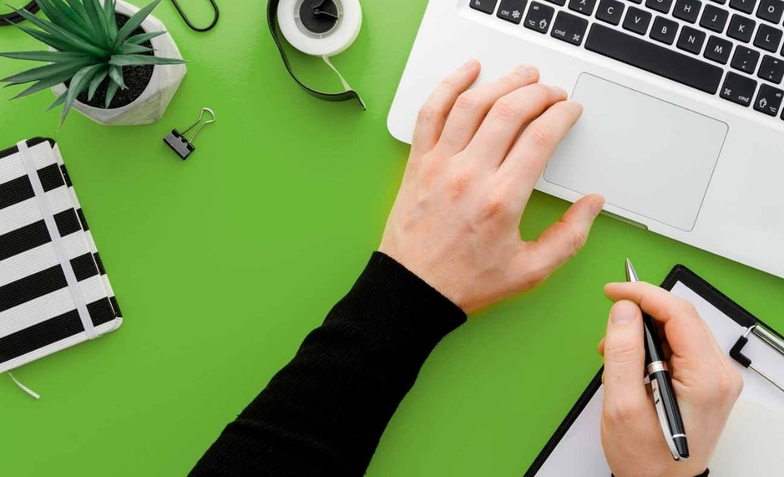 Bright green desk to inspire efficiency