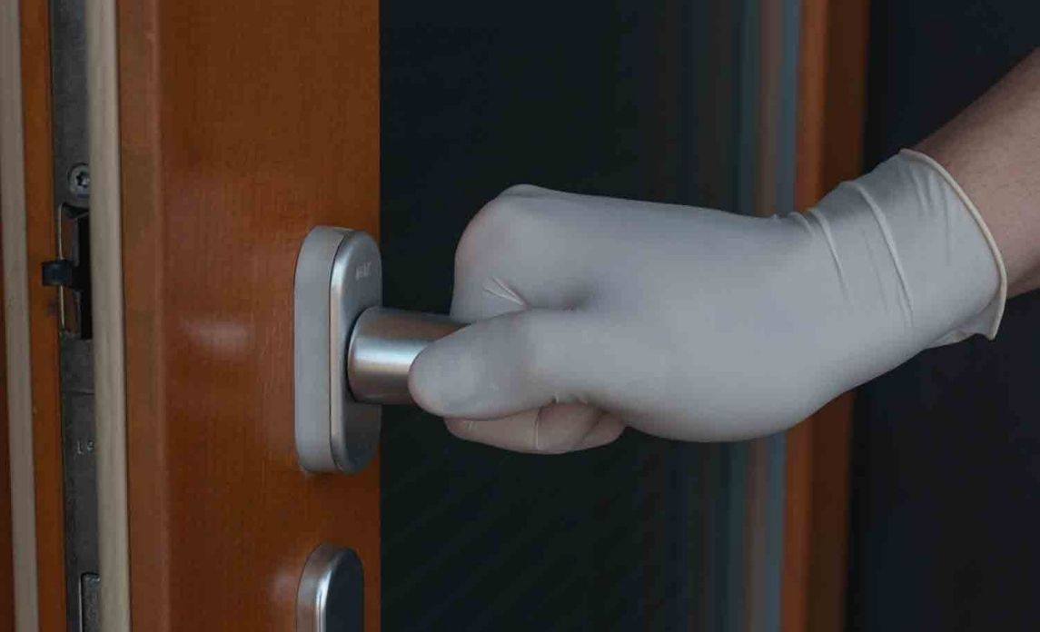 Safe and clean doorknob