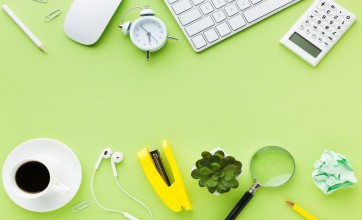 clean and organised desk